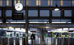 Circulação ferroviária interrompida a partir das 22:00 entre Cais do Sodré e Algés