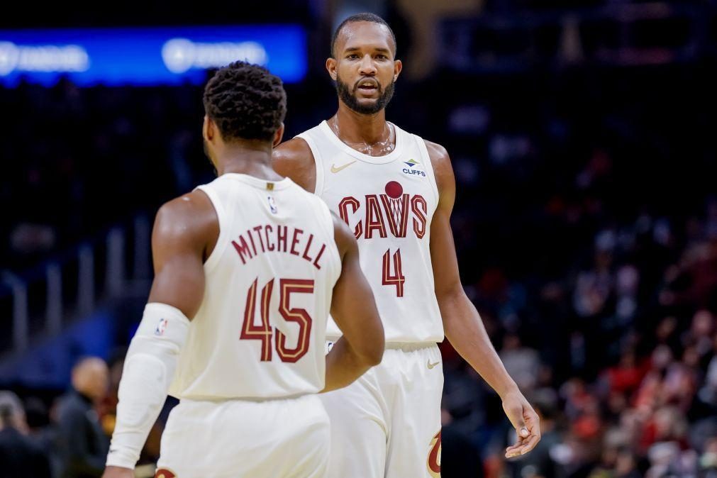 Poste Evan Mobley eleito defensor do ano na NBA
