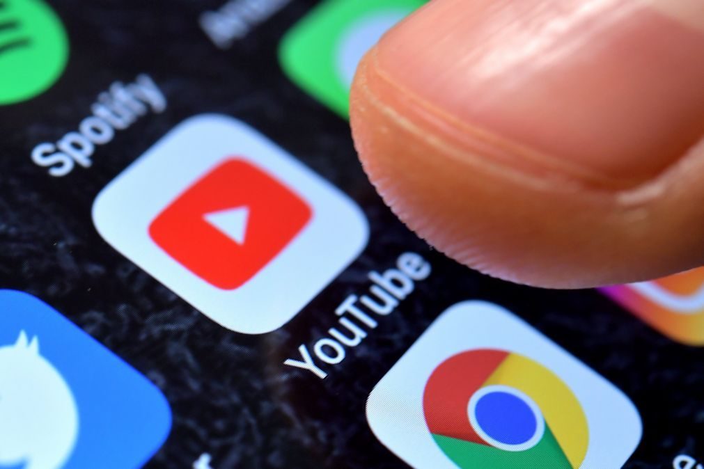 YouTube sanciona 'blogger' Logan Paul após polémico vídeo sobre suicídio