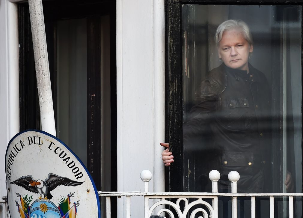 Londres rejeita pedido do Equador para conceder estatuto diplomático a Assange