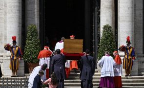 Francisco sepultado em privado na Basílica de Santa Maria Maior