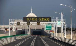 China regista subida de 70% nos estrangeiros na maior ponte marítima do mundo