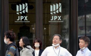 Bolsa de Tóquio fecha a ganhar 0,38%