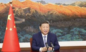 Xi insta banco dos BRICS a assumir maior papel face a ordem internacional débil
