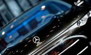 Lucros da Mercedes-Benz abrandam 42,8% até março para 1.731 ME