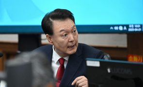 Ex-presidente deposto da Coreia do Sul Yoon Suk-yeol acusado de abuso de poder