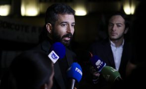 Líder parlamentar do BE recusa ter divulgado informação sobre primeiro-ministro