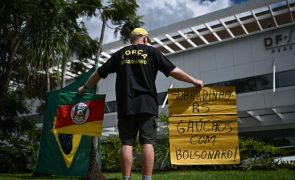 Bolsonaro saiu dos cuidados intensivos mas ainda sem data para alta médica