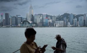 EUA eliminam isenção de tarifas sobre pequenas encomendas da China e Hong Kong