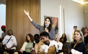 BE acusa PSD fazer dos imigrantes 