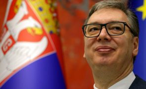 Presidente sérvio internado em hospital militar de Belgrado