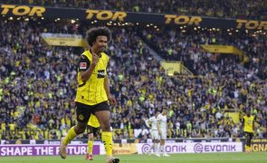 Borussia Dortmund goleia na luta pela 'Champions'