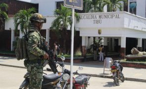 Governo da Colômbia anuncia acordo com guerrilha para estabelecer zona de paz