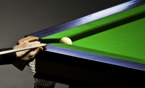 Chinês Zhao Xintong torna-se primeiro asiático campeão mundial de snooker