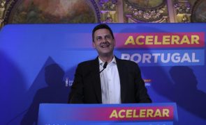 IL quer rever Constituição e retirar menção de 