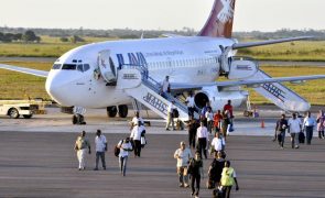 Moçambicana LAM reforça frota com Boeing 737-500 para aliviar 