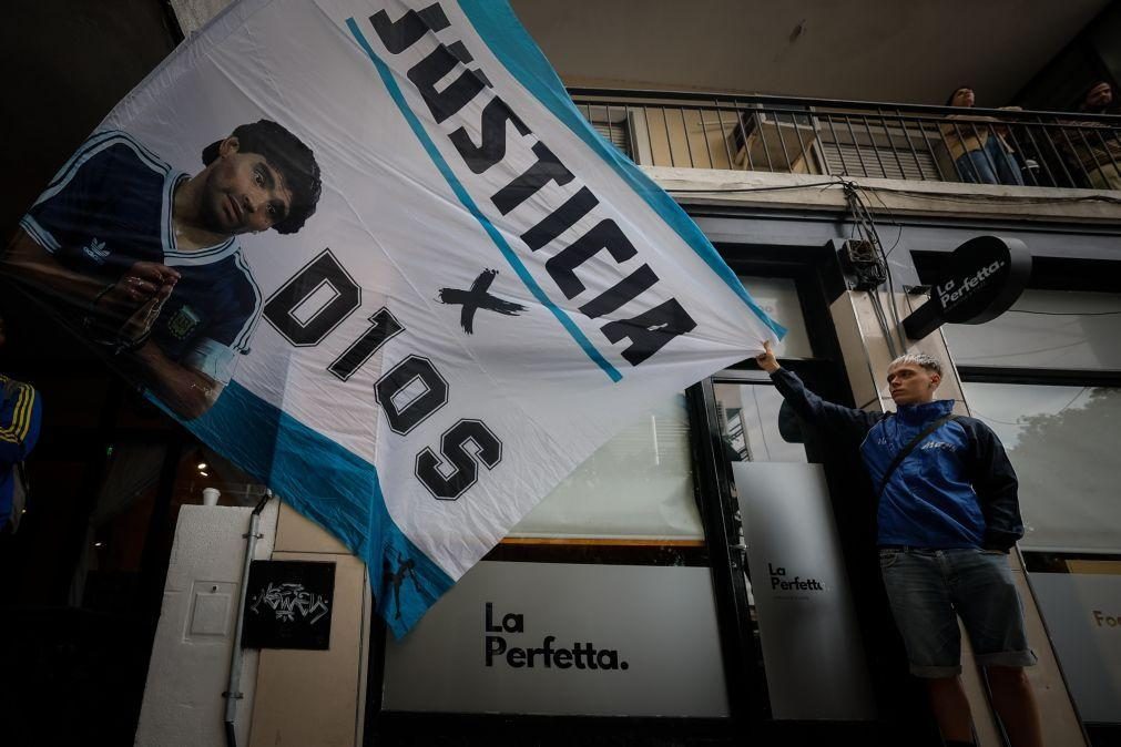Maradona tinha comportamento autodestrutivo e não deveria ter recuperado em casa