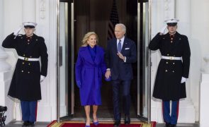 Ex-Presidente Joe Biden acusa Trump de apaziguar o líder russo ao pressionar a Ucrânia