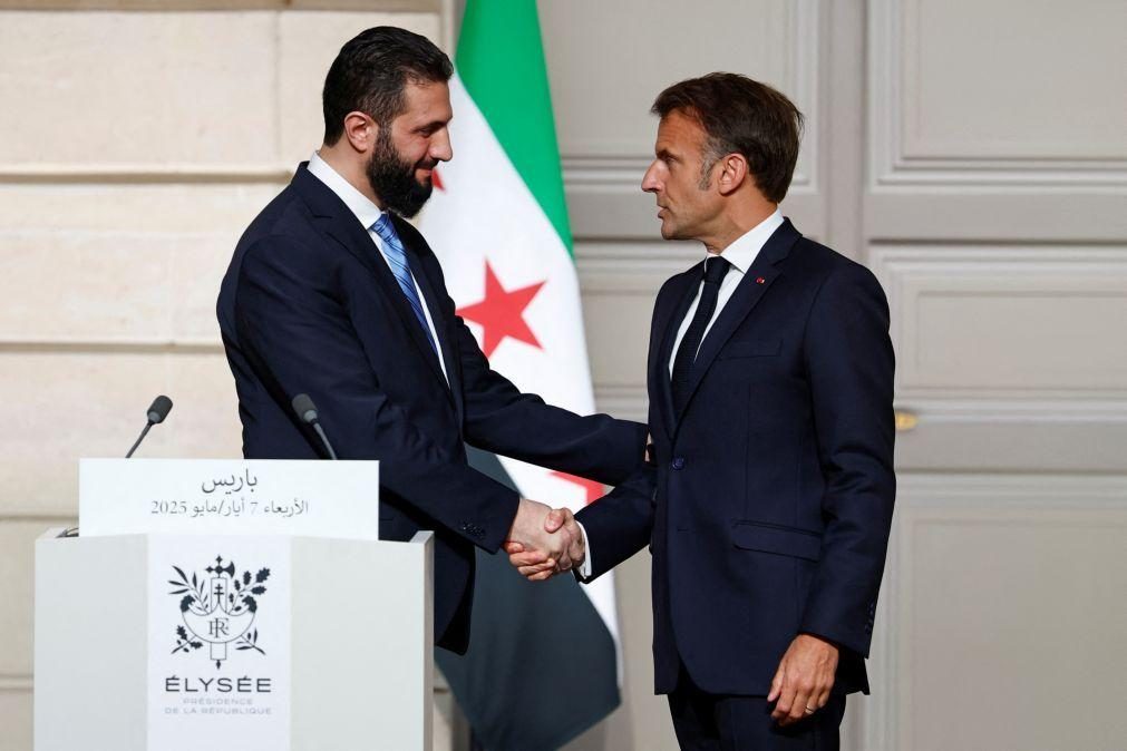 Macron pede ao Presidente sírio que proteja