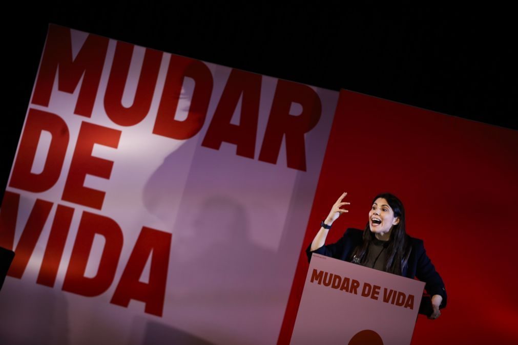 Mortágua critica