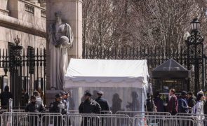 Polícia entra na Universidade de Columbia 