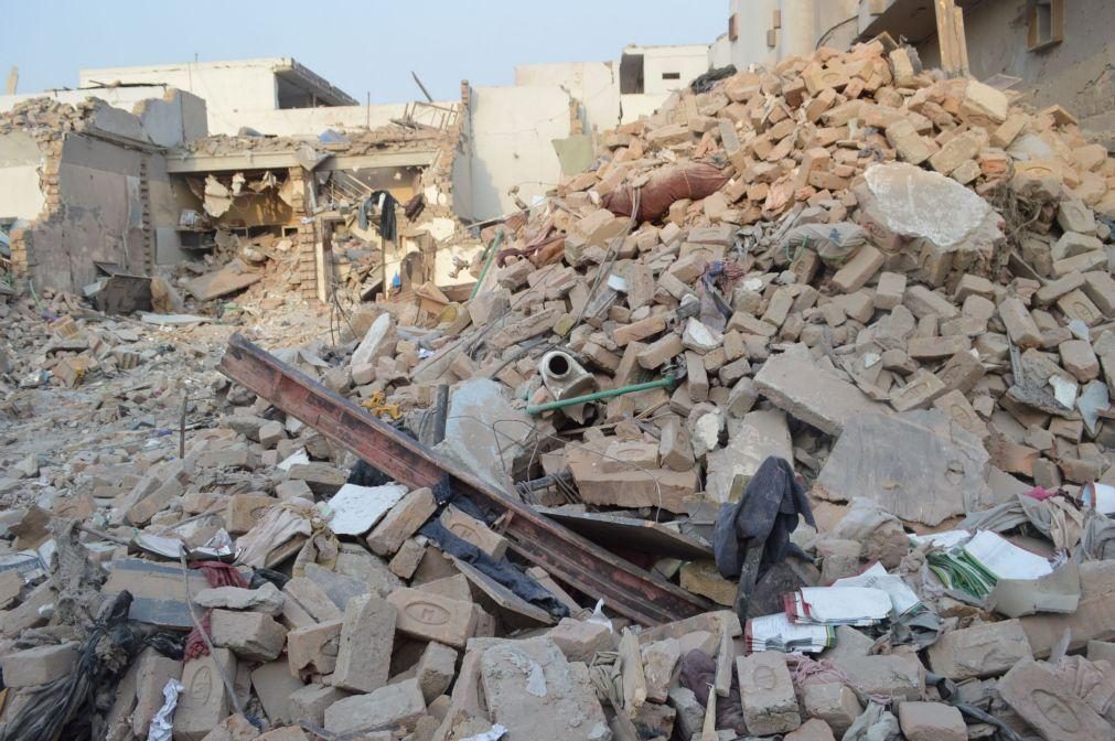 Índia anuncia a morte de 13 civis e Paquistão abate 'drone' indiano em Lahore