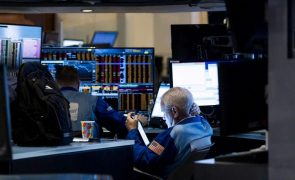 Wall Street em alta após anúncio de acordo comercial com Reino Unido