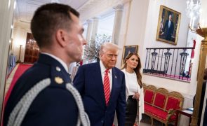 Trump saúda primeiro norte-americano eleito líder da Igreja Católica