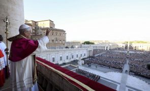 Leão XIV agradece a papa Francisco e pede ajuda para 