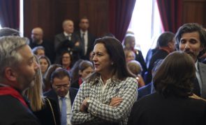 Ministra da Justiça fala em instrumentalização da greve da CP e questiona ausência de serviços mínimos
