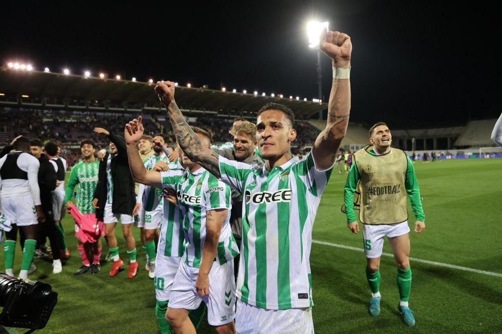 Betis garante presença na final da Liga Conferência com golo no prolongamento