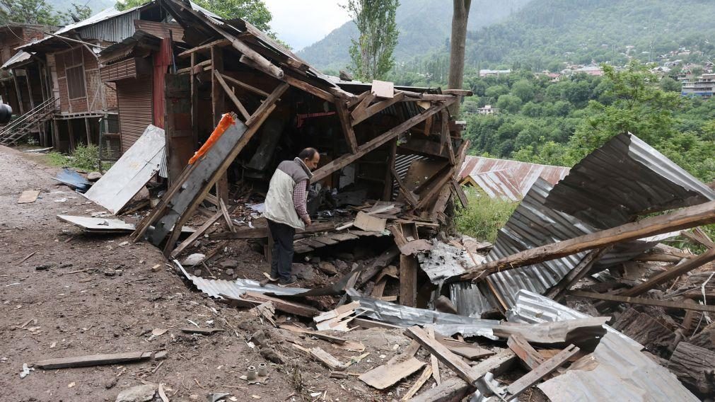 Cinco civis mortos na Caxemira paquistanesa durante a noite por ataques indianos