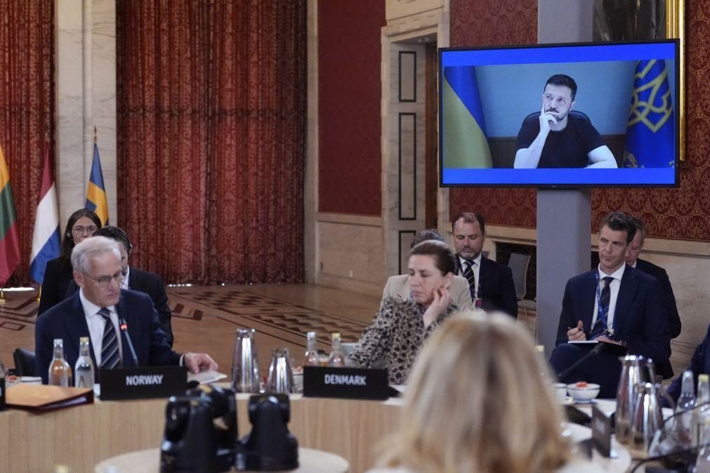 Zelensky anuncia reunião de líderes europeus no sábado sobre força de paz