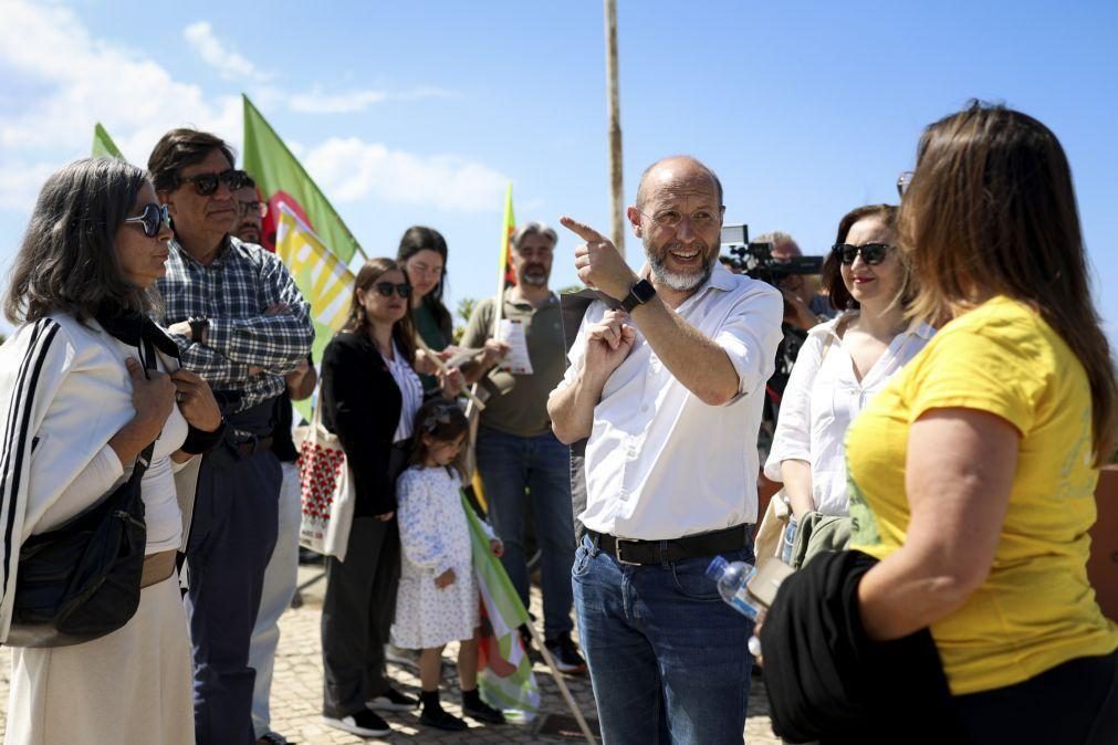 Tavares acusa Montenegro de ser