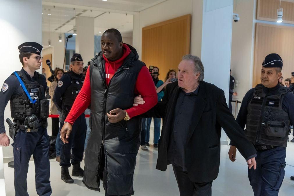 Depardieu condenado a 18 meses de prisão com pena suspensa por agressões sexuais