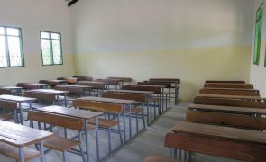 Oito funcionários públicos moçambicanos detidos por desvio de verbas de escolas