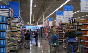 Lucros da Walmart caem 12,1% no trimestre acabado em abril para 4.005 ME