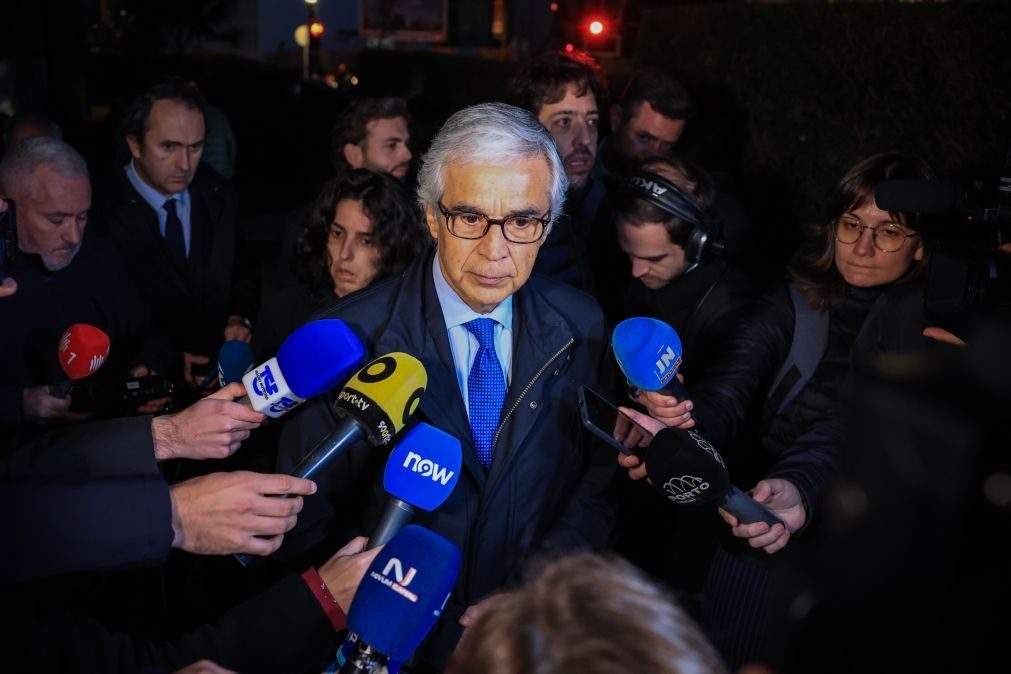 Aguiar-Branco diz que se vive momento crítico e apelou ao voto
