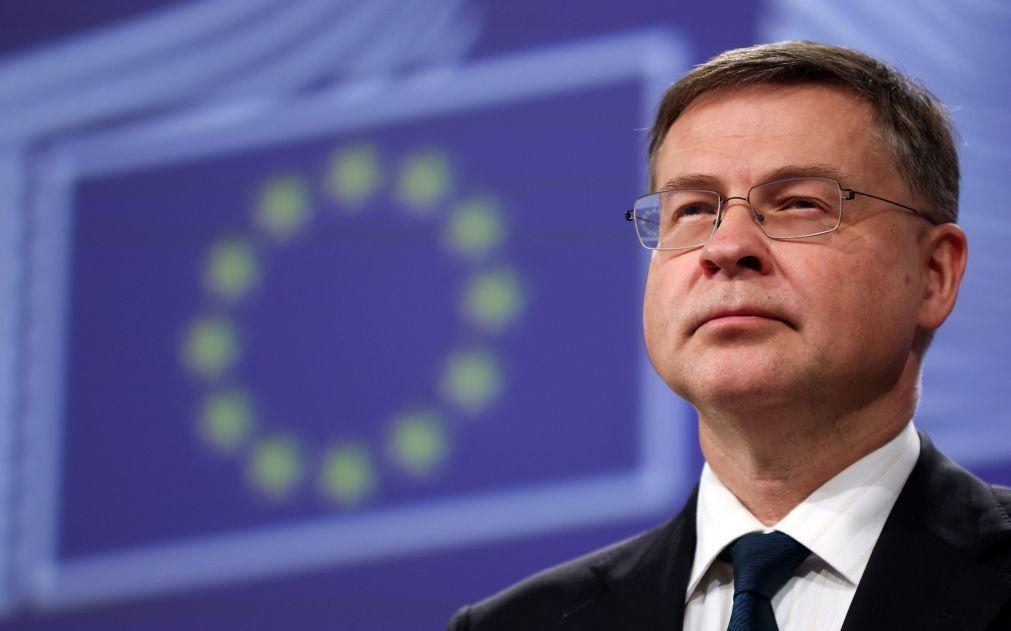 Comissão Europeia diz que novo Governo tem de manter rumo nos compromissos com Bruxelas