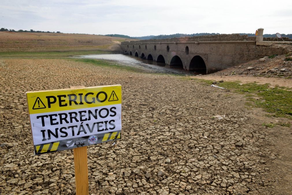 Ministro do Ambiente anuncia na próxima semana quais as barragens a dragar