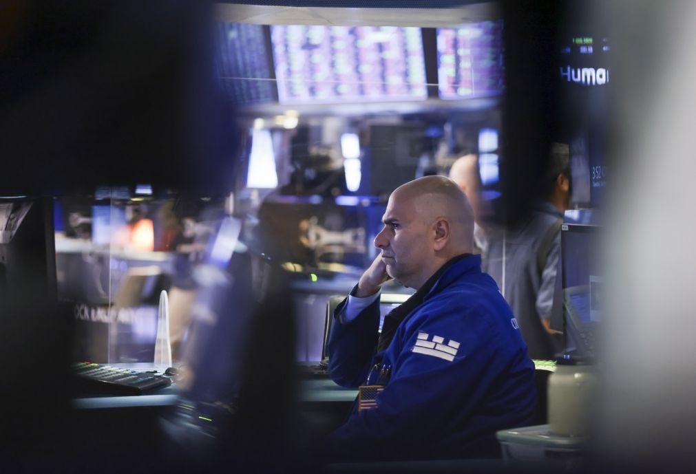 Bolsa em Wall Street em queda após Trump ameaçar a UE com novas tarifas