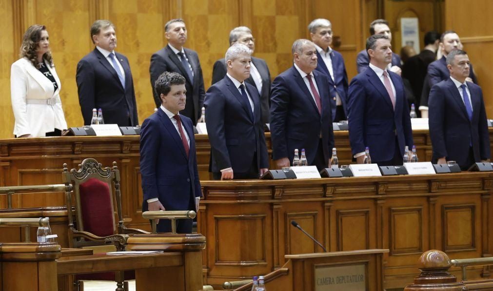 Parlamento da Roménia deu posse a Nicosur Dan como chefe de Estado