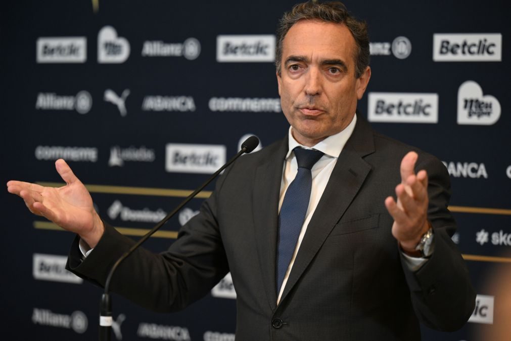 Liga disponível para ouvir Benfica para