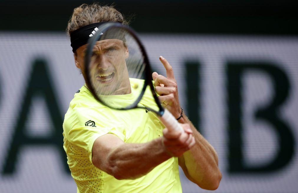 Alexander Zverev qualifica-se para a segunda ronda de Roland Garros