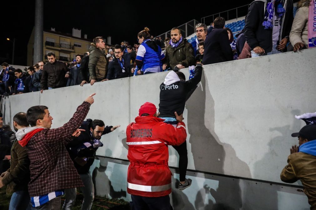 Adepto agredido e material roubado durante confusão do jogo Estoril- FC Porto