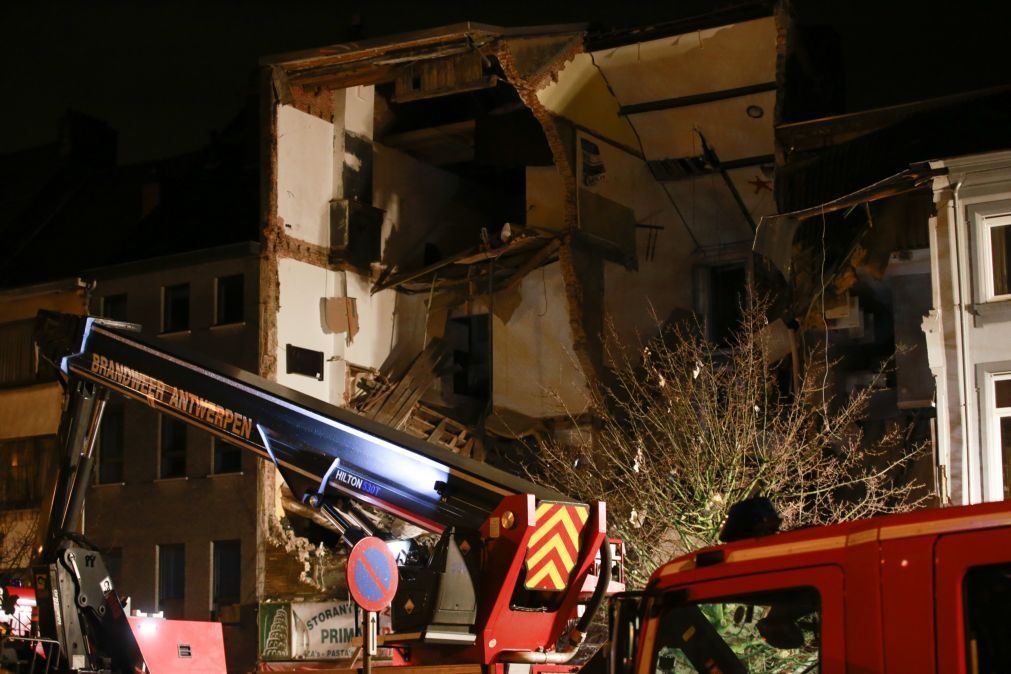 Explosão em Antuérpia provoca vários feridos e colapso de prédio residencial