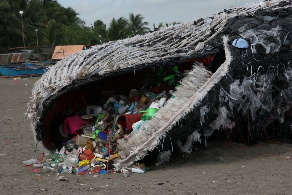 Comissão Europeia quer acabar com plástico descartável até 2030