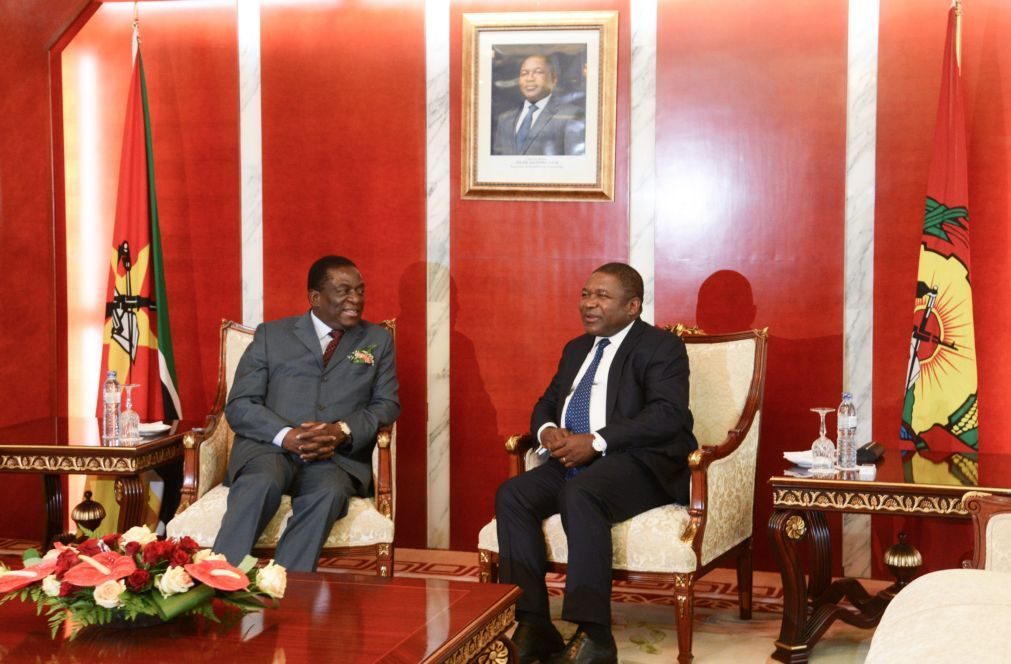 Presidentes de Moçambique e Zimbabué querem reforçar cooperação económica