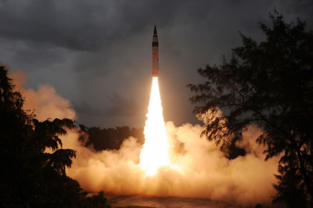 Índia testou com sucesso míssil balístico intercontinental