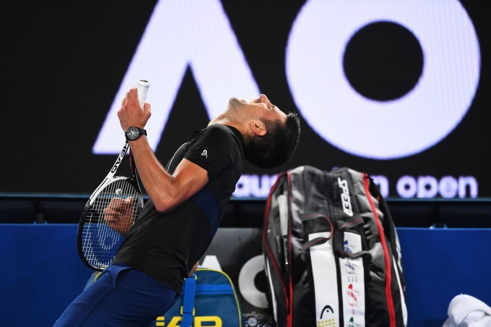 Federer e Djokovic avançam para os oitavos de final do Open da Austrália